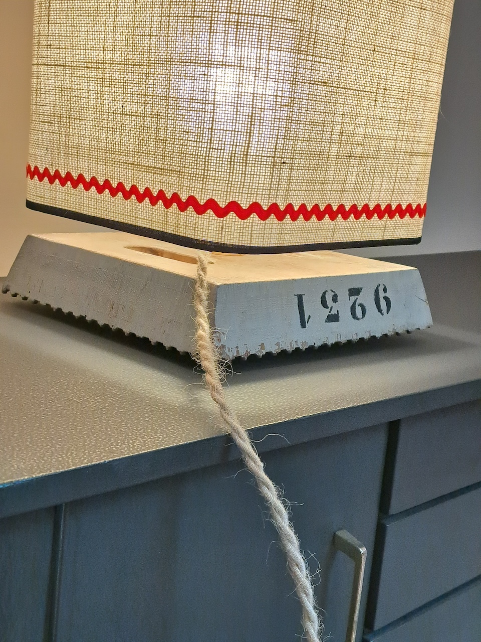 lampe-numerote-pochoir-filature