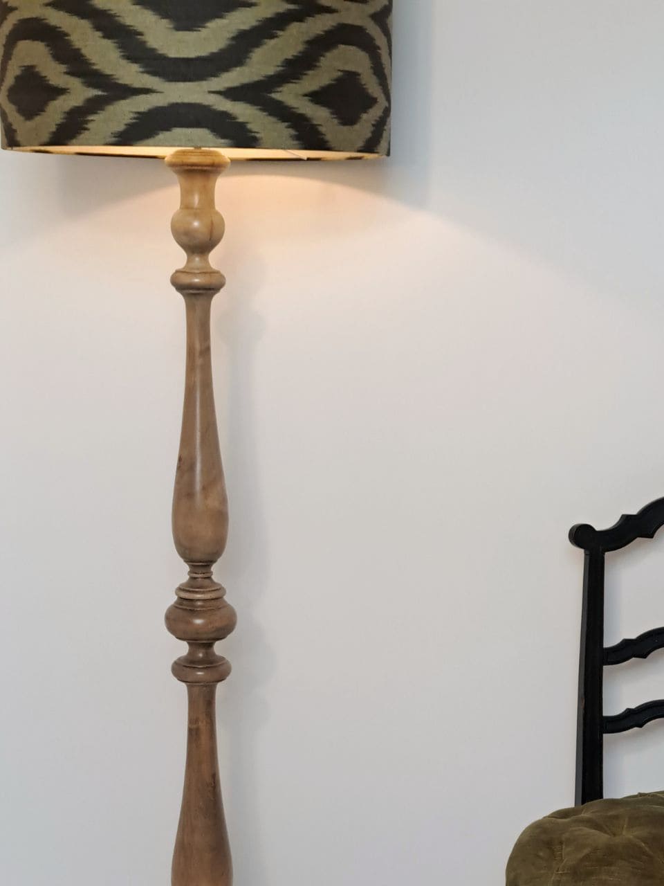 lampadaire en bois tourné vintage